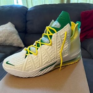 Oregon ducks player issue XVII